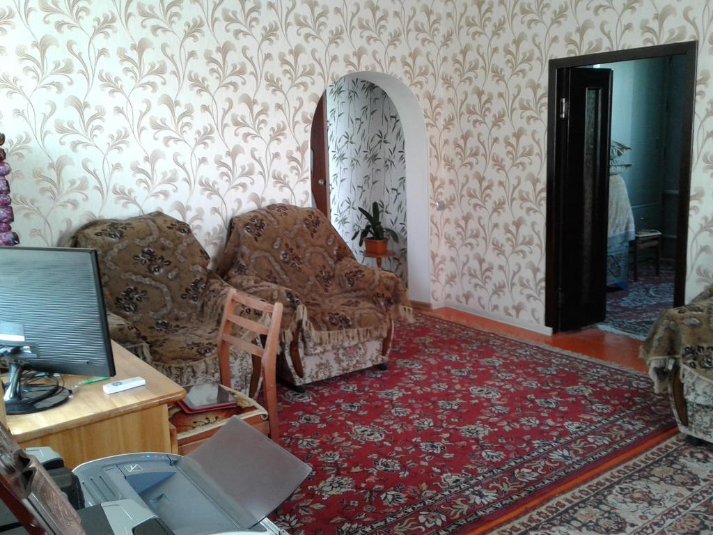 Guest House Semeynyi Karakol Exterior photo